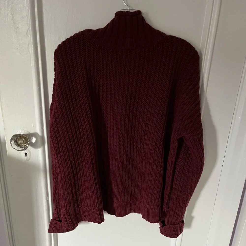Chunky Maroon Express Knit Turtleneck Sweater! - Picture 5 of 7